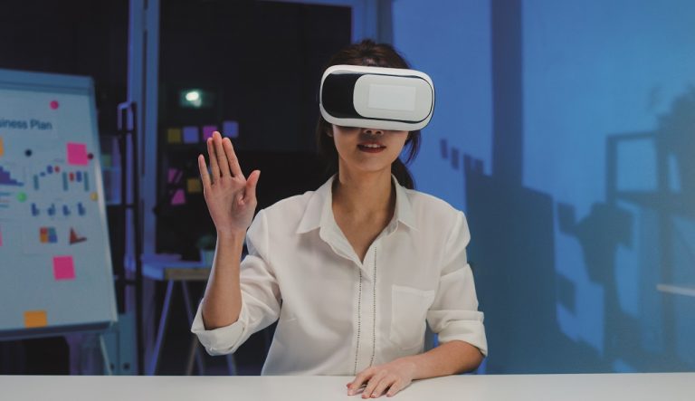 A Look at VR and a World of Possibilities Amid a Pandemic