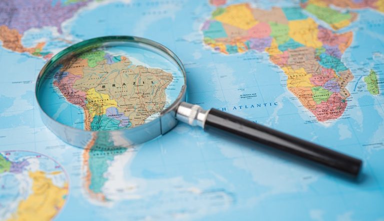 Brazil One Country, Many Variants and a Linguistic Rivalry - Portada