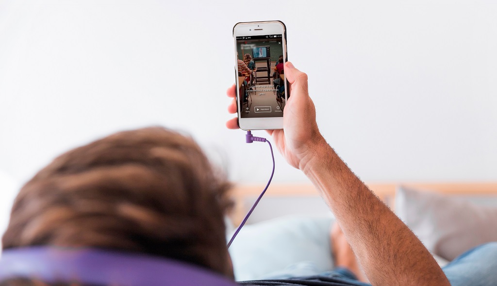 Intended for Mobile Use: Subtitling of Vertical Videos