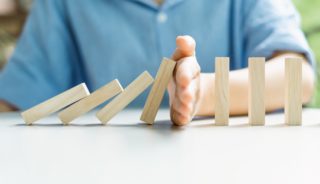 Risk Management in Localization Managing Resources, Budget and Uncertainties